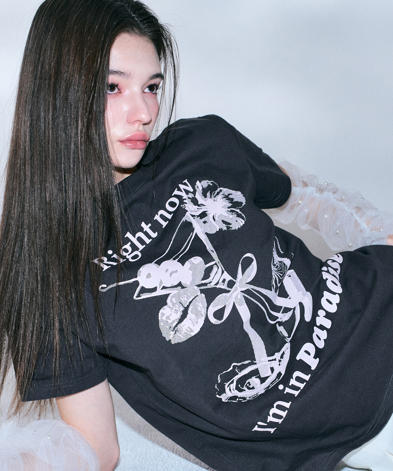 낙원 그래픽 티셔츠 [CHARCOAL] 김나영이 착용한 제로플래닛