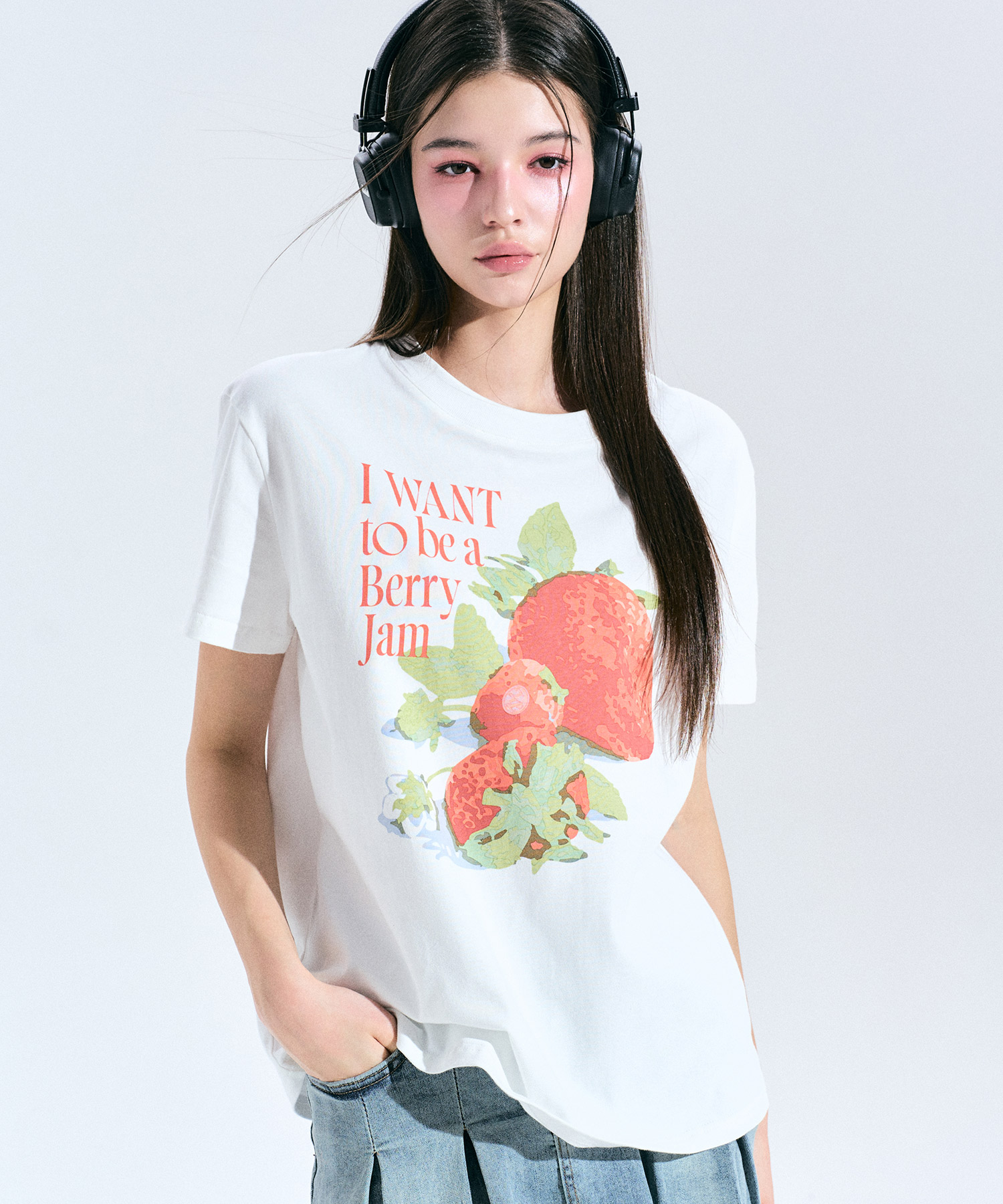 베리 드림 그래픽 티셔츠 [WHITE] 김나영이 착용한 제로플래닛